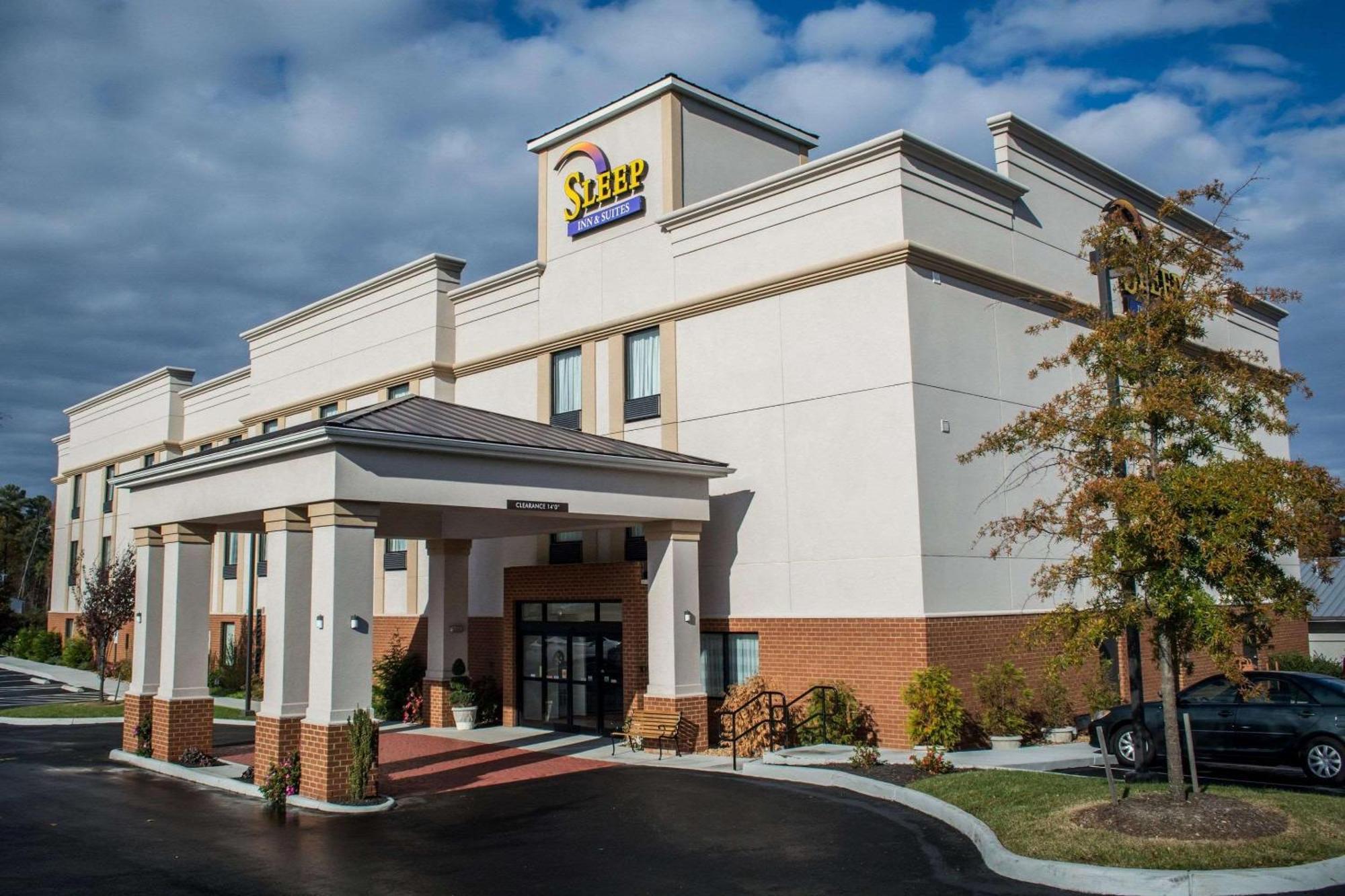 Sleep Inn & Suites Harbour Pointe Brandermill Exterior photo